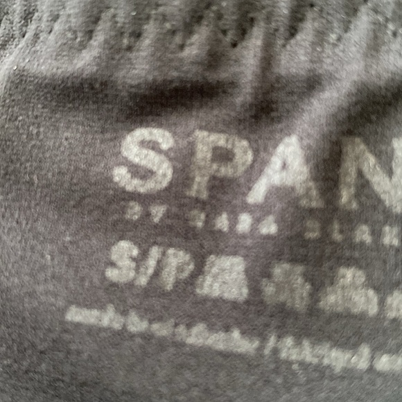 Spanx Sara Blakely Booty Boost Active Printed Leggings SZ Small Purple Geo Camo - Picture 8 of 14